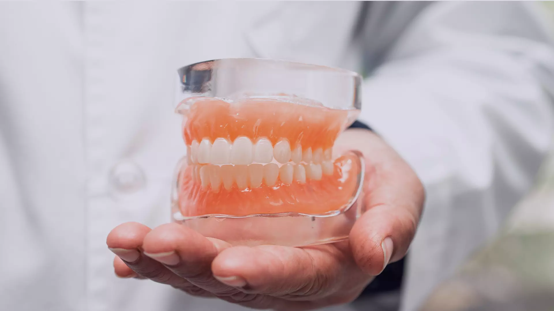 Ponte al día con estos libros sobre prótesis dental